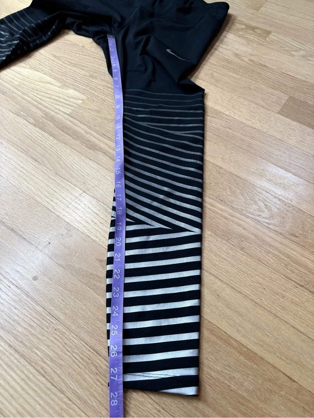 Nike Dri-Fit Black Leggings Size Medium in Excellent Condition